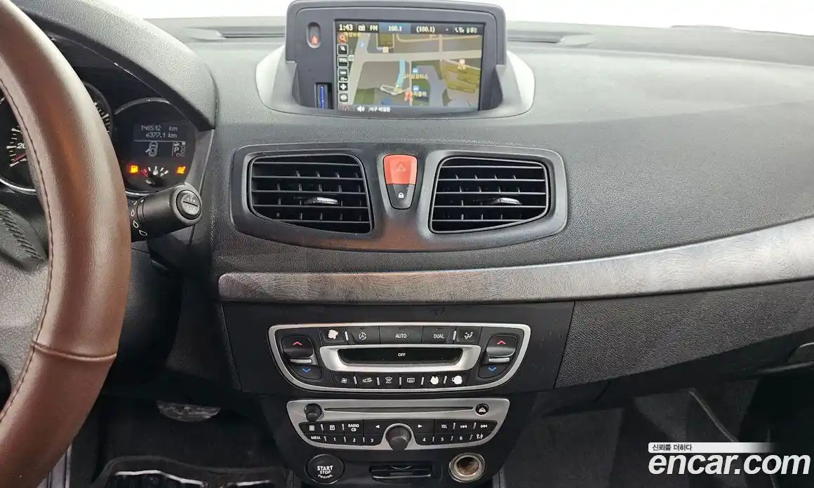 Renault SM3 2010 1.6 гидро в Москве № 149622, фото 15