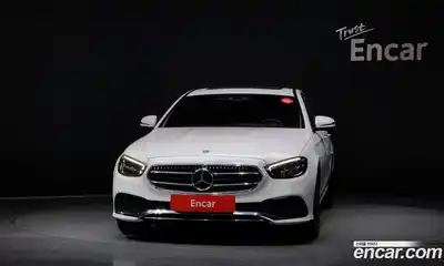 Mercedes-Benz E-Class 2021 2.0 гидро в Москве, миниатюра 3