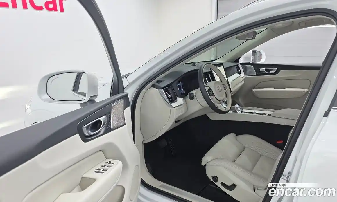 Volvo XC60 2025 2.0 гидро в Москве № 164126, фото 11
