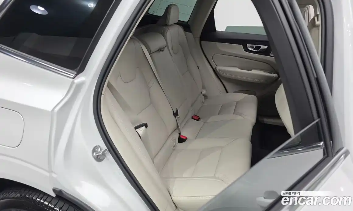 Volvo XC60 2025 2.0 гидро в Москве № 164126, фото 12