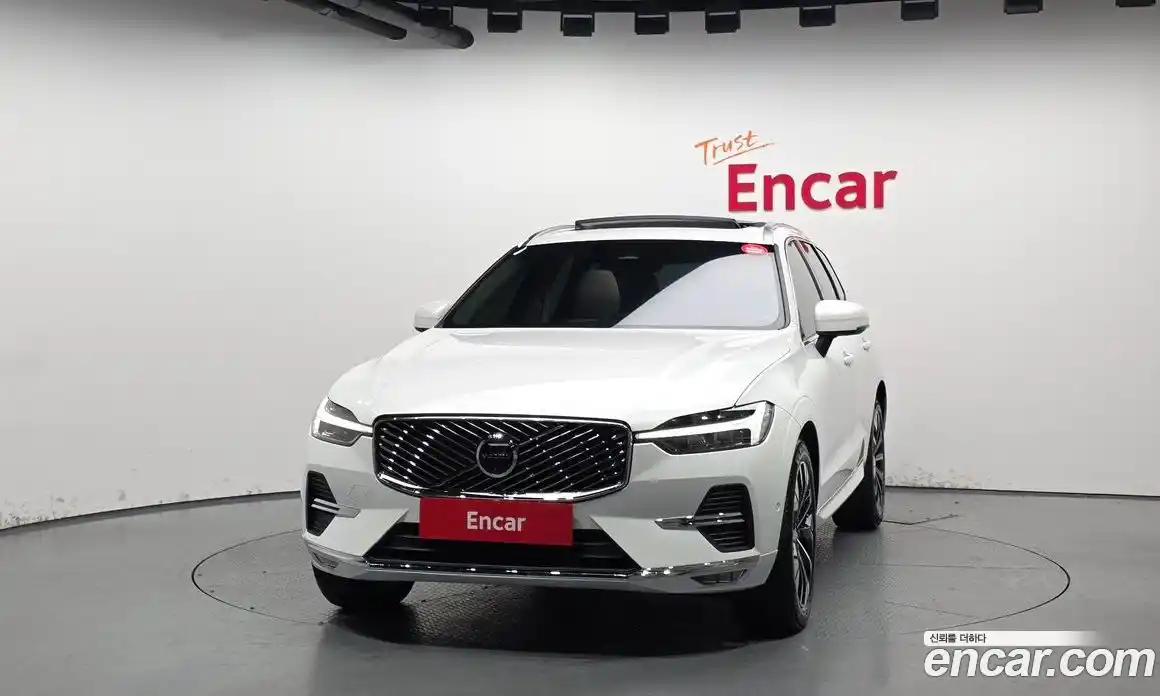 Volvo XC60 2025 2.0 гидро в Москве № 164126, фото 3