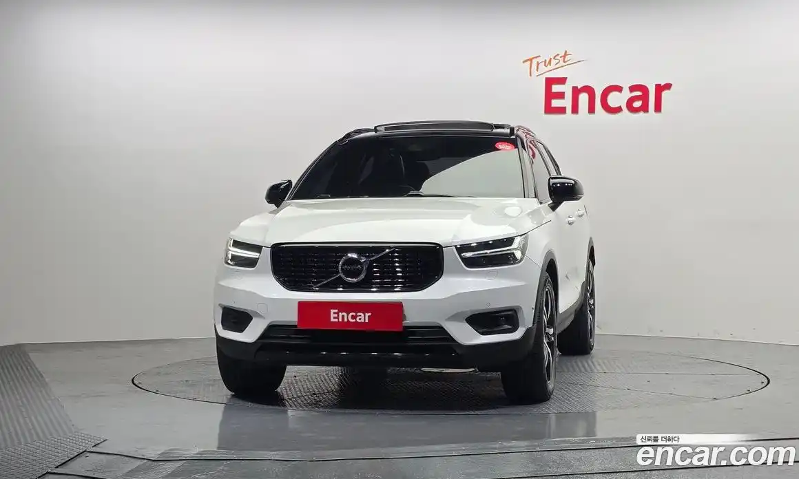 Volvo XC40 2019 2.0 гидро в Москве № 164686, фото 3