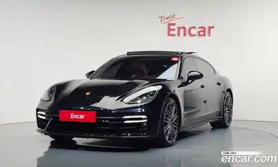 Porsche Panamera, 2022