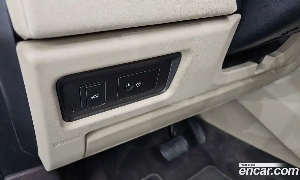Land Rover Range-Rover Evoque 2017 2.0 гидро в Москве № 165985, фото 18
