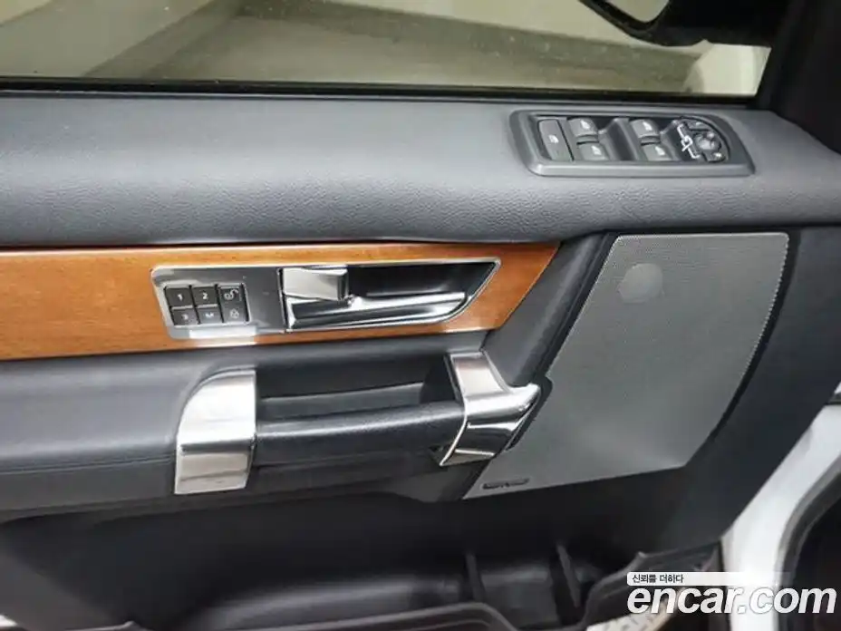 Land Rover Discovery 2013 3.0 гидро в Москве № 166865, фото 7
