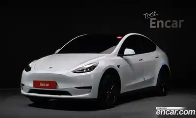 Tesla Model Y, 2024