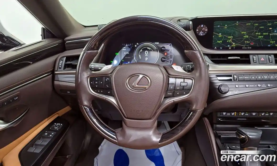 Lexus ES 2018 2.5 гидро в Москве № 168292, фото 13