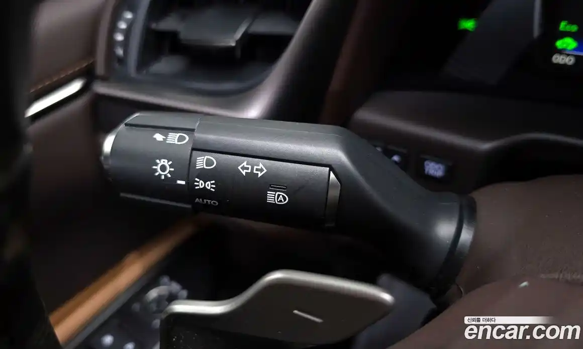 Lexus ES 2018 2.5 гидро в Москве № 168292, фото 14