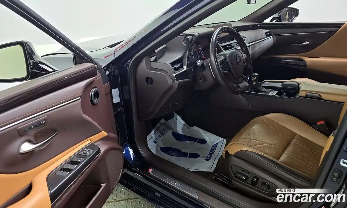 Lexus ES 2018 2.5 гидро в Москве № 168292, фото 10