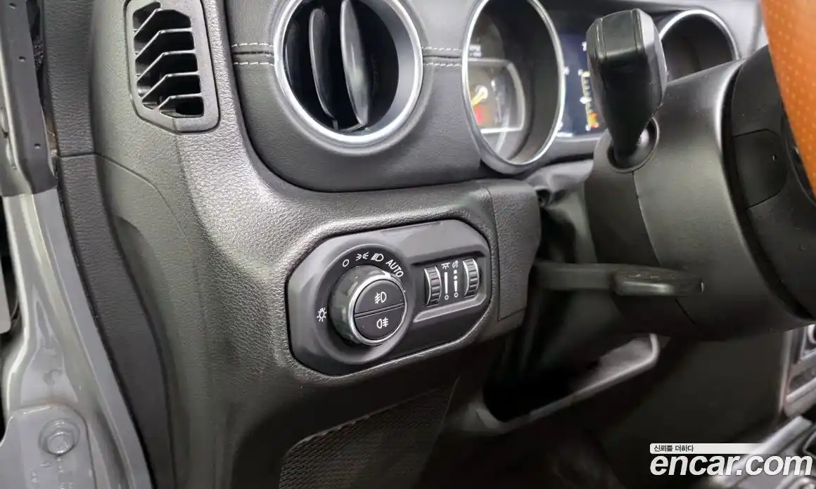 Jeep Wrangler 2023 2.0 гидро в Москве № 169617, фото 17