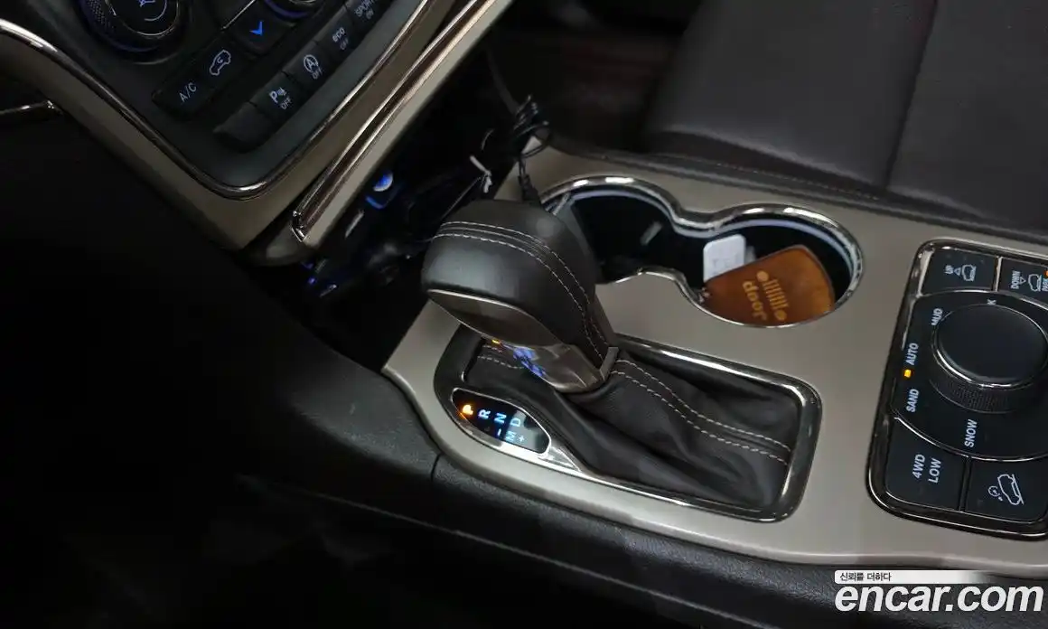 Jeep Cherokee 2016 3.0 гидро в Москве № 169870, фото 9