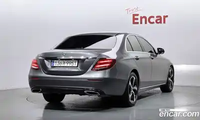Mercedes-Benz E-Class 2019 2.0 гидро, миниатюра 2