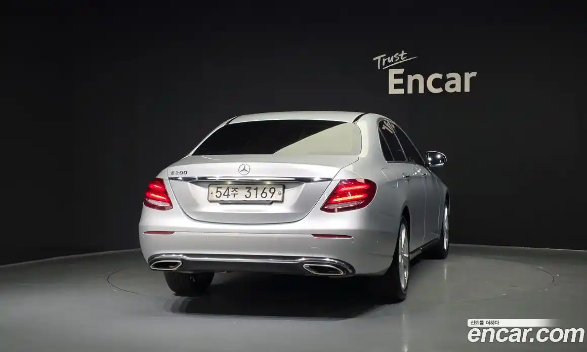 Mercedes-Benz E-Class 2017 2.0 гидро в Москве № 195052, фото 4