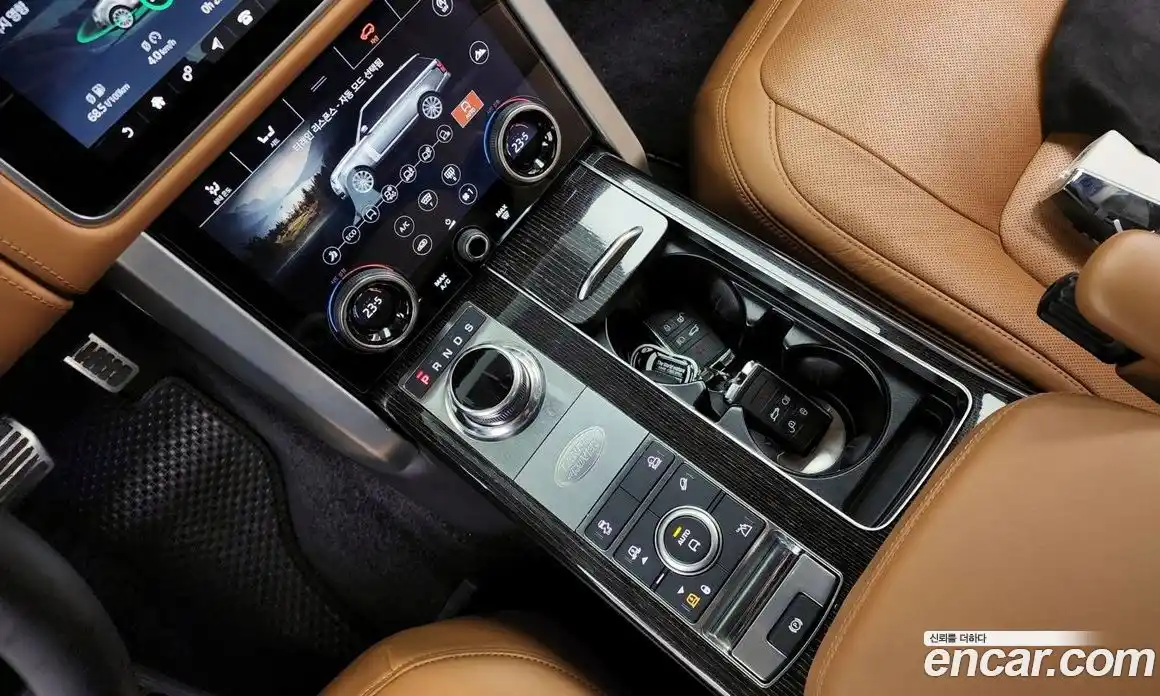 Land Rover Range-Rover 2018 4.4 гидро в Москве № 198207, фото 9