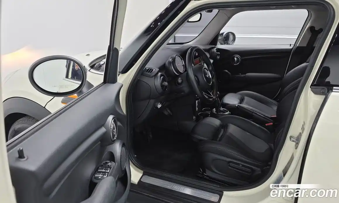 Mini Cooper 2015 1.5 гидро в Москве № 198433, фото 11
