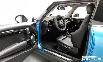Mini Cooper 2015 1.5 гидро в Москве № 198444, миниатюра 10