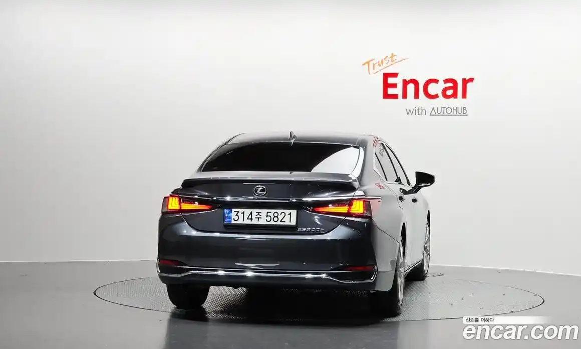 Lexus ES 2023 2.5 гидро в Москве № 198863, фото 4