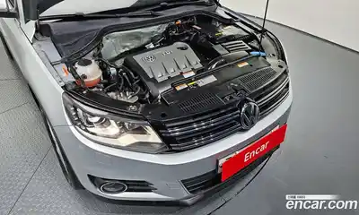 Volkswagen Tiguan 2013 2.0 гидро в Москве № 199231, миниатюра 6