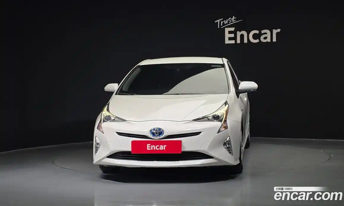 Toyota Prius 2016 1.8 гидро в Москве № 199614, фото 3