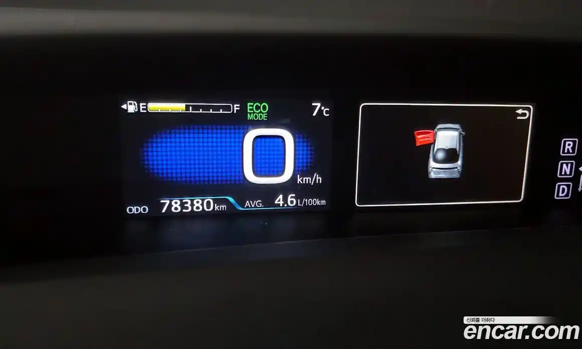 Toyota Prius 2016 1.8 гидро в Москве № 199614, фото 8