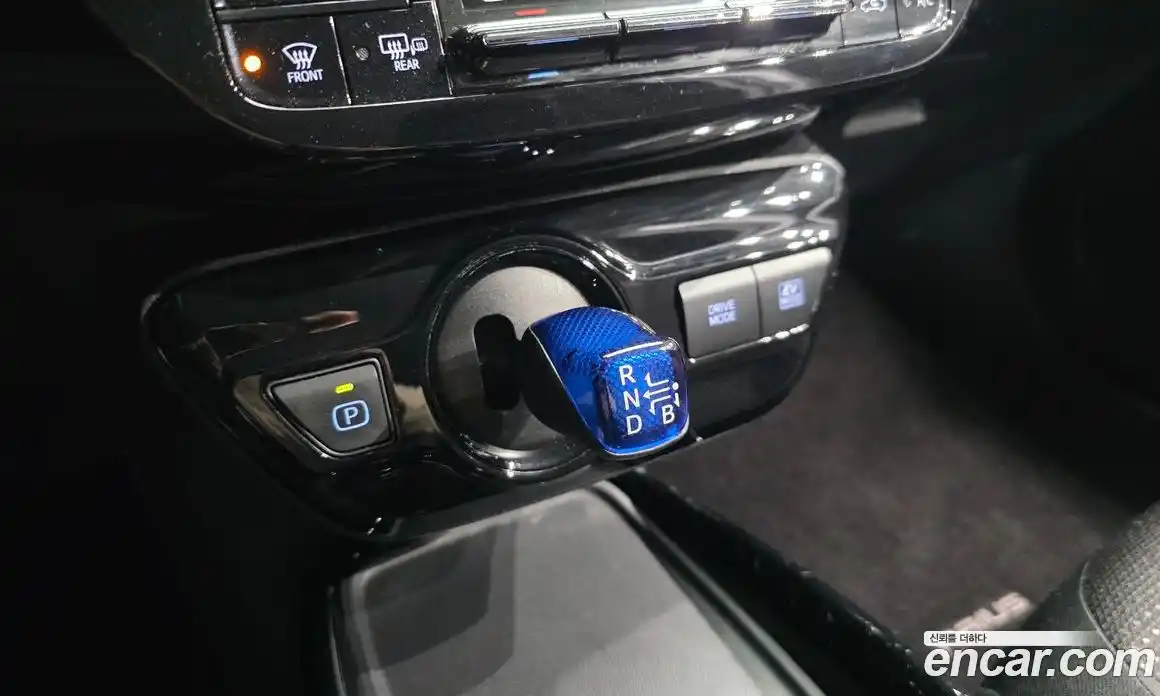 Toyota Prius 2020 1.8 гидро в Москве № 199641, фото 9