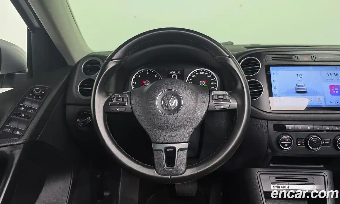Volkswagen Tiguan 2016 2.0 гидро в Москве № 205039, фото 13