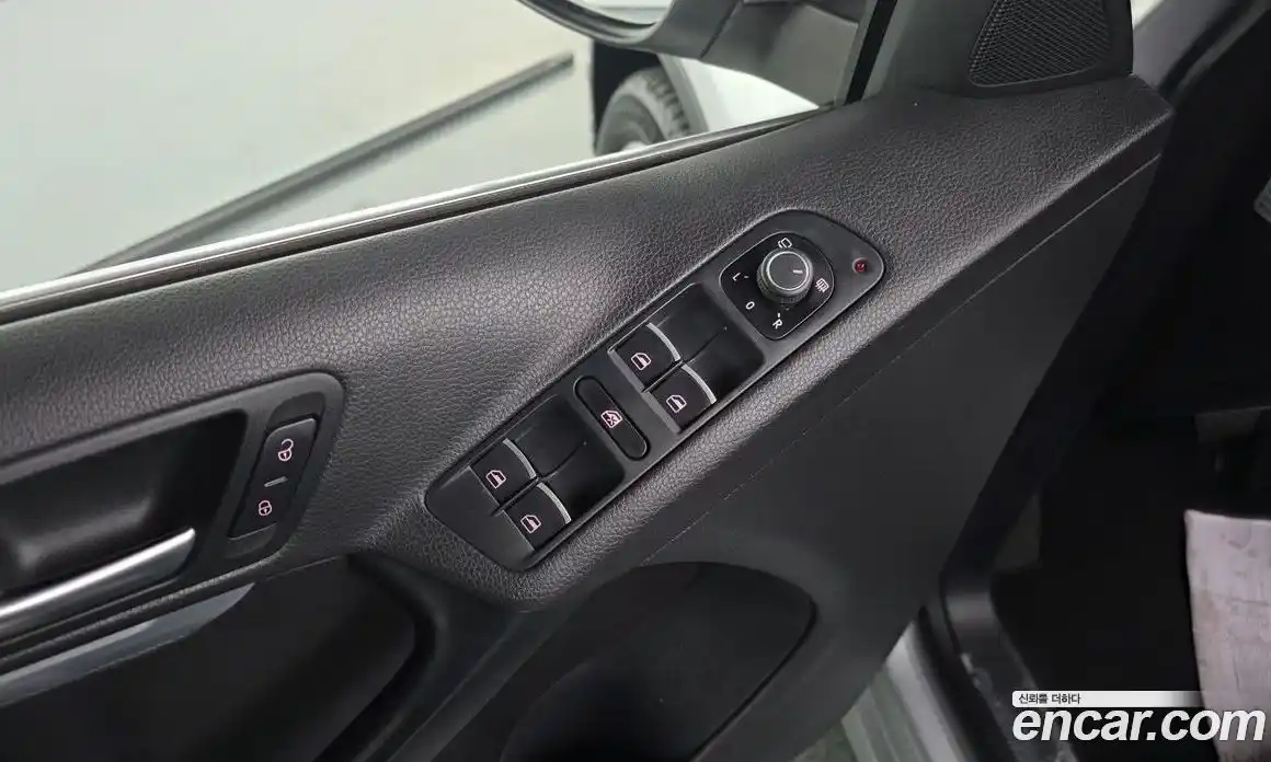 Volkswagen Tiguan 2016 2.0 гидро в Москве № 205039, фото 17