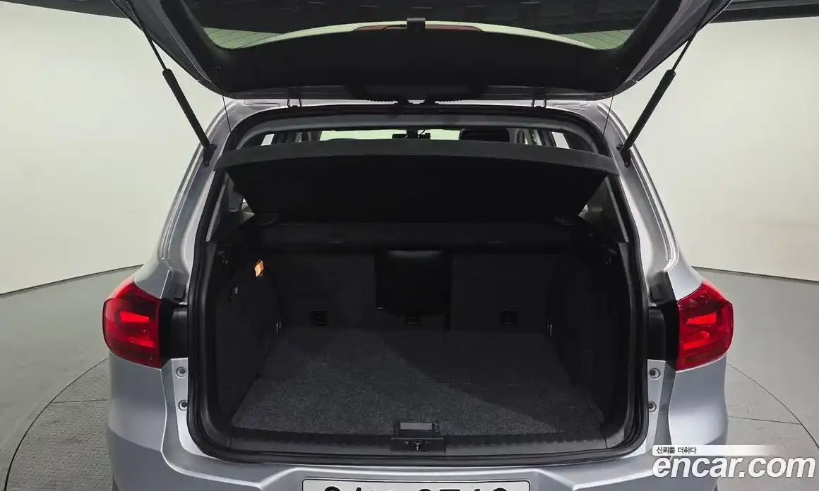 Volkswagen Tiguan 2016 2.0 гидро в Москве № 205039, фото 20