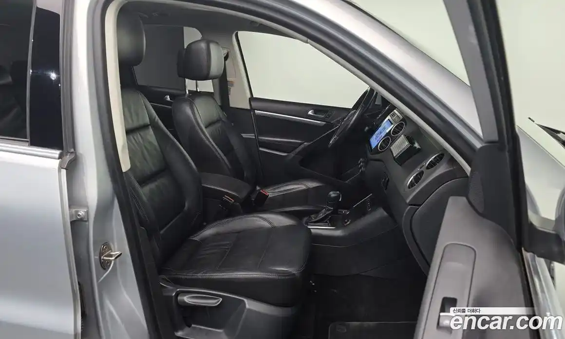 Volkswagen Tiguan 2016 2.0 гидро в Москве № 205039, фото 10