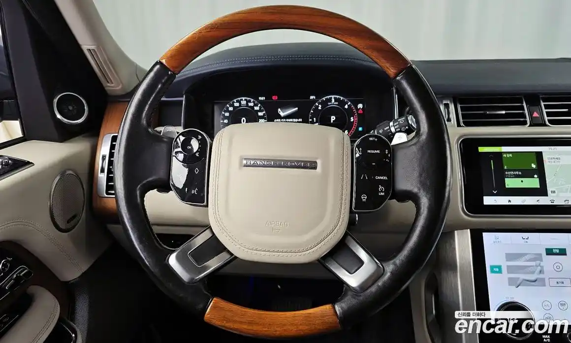 Land Rover Range-Rover 2018 4.4 гидро в Москве № 213740, фото 13