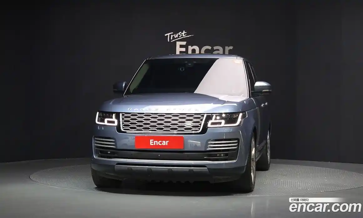 Land Rover Range-Rover 2018 4.4 гидро в Москве № 213740, фото 3
