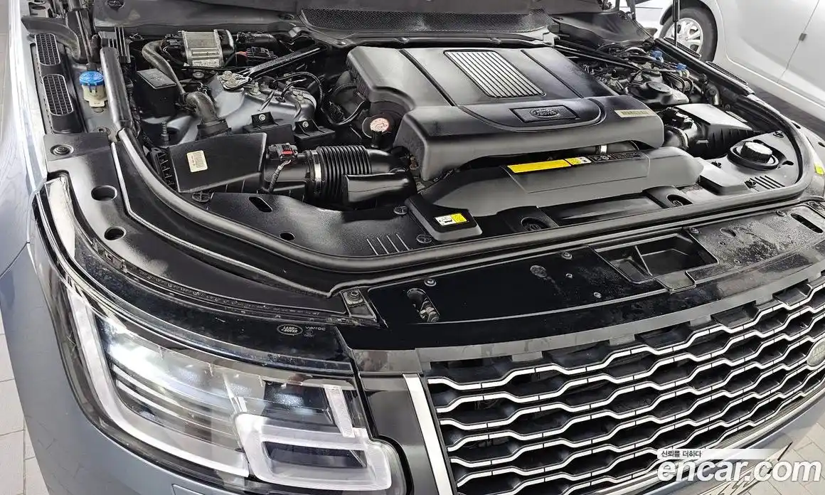 Land Rover Range-Rover 2018 4.4 гидро в Москве № 213740, фото 6