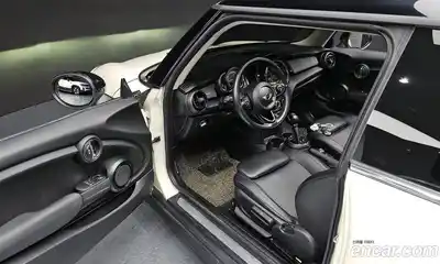 Mini Cooper 2016 1.5 гидро в Москве № 214334, миниатюра 11