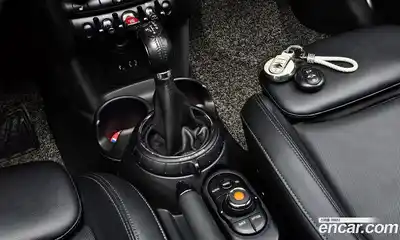 Mini Cooper 2016 1.5 гидро в Москве № 214334, миниатюра 9
