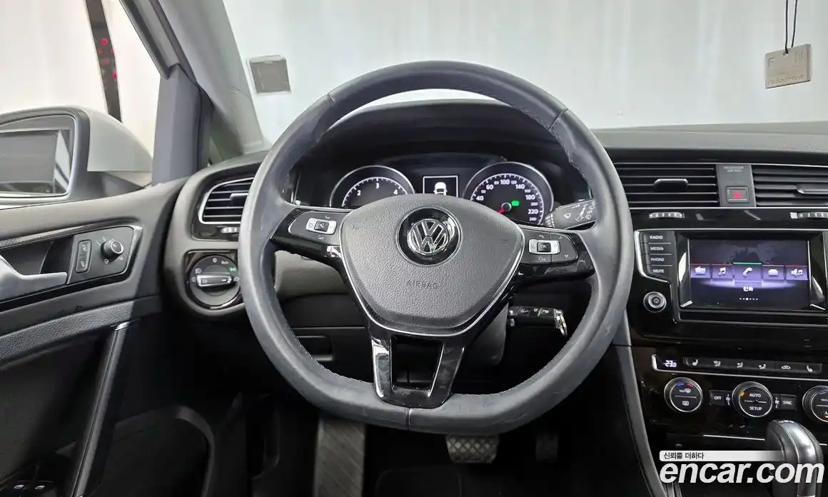 Volkswagen Golf 2013 2.0 гидро в Москве № 215031, фото 13