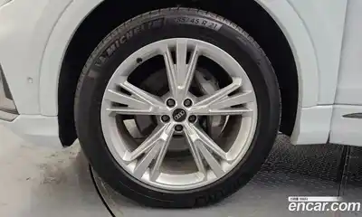 Audi Q8 2023 3.0 гидро в Москве № 230121, миниатюра 5