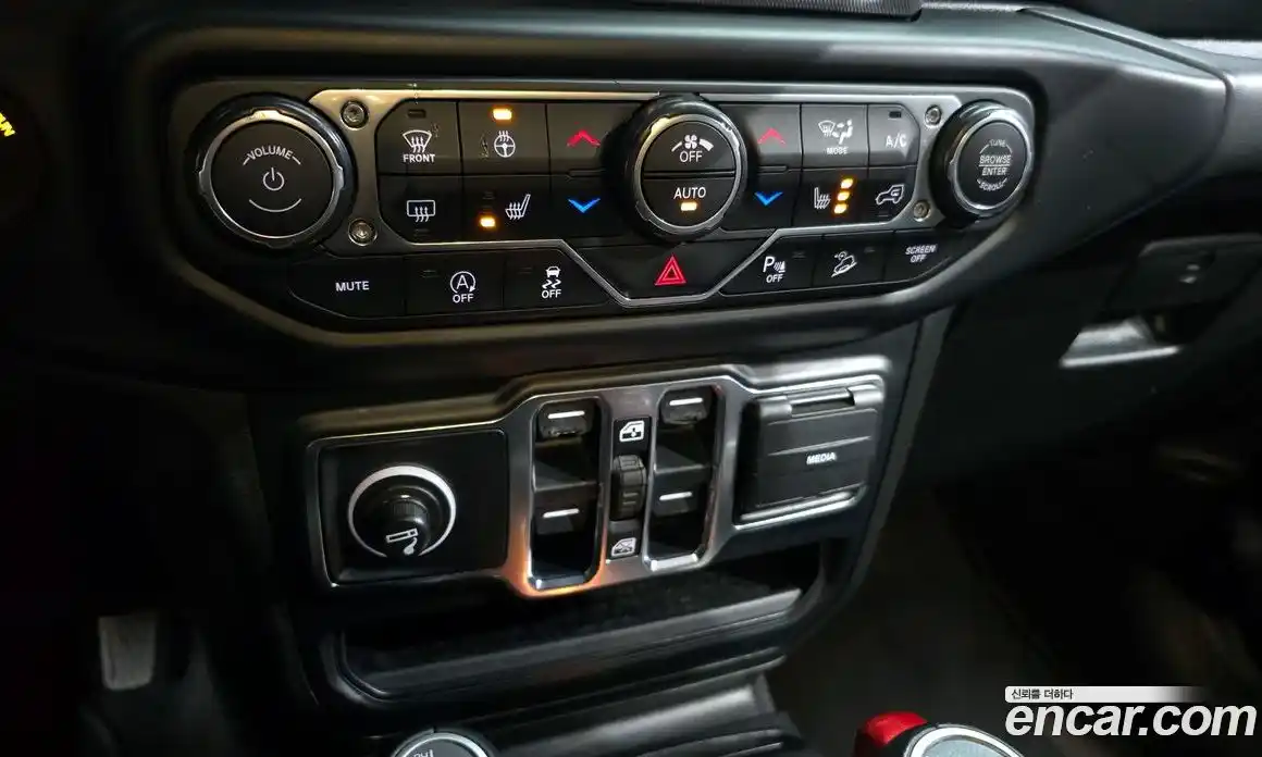 Jeep Wrangler 2019 2.0 гидро в Москве № 232354, фото 18