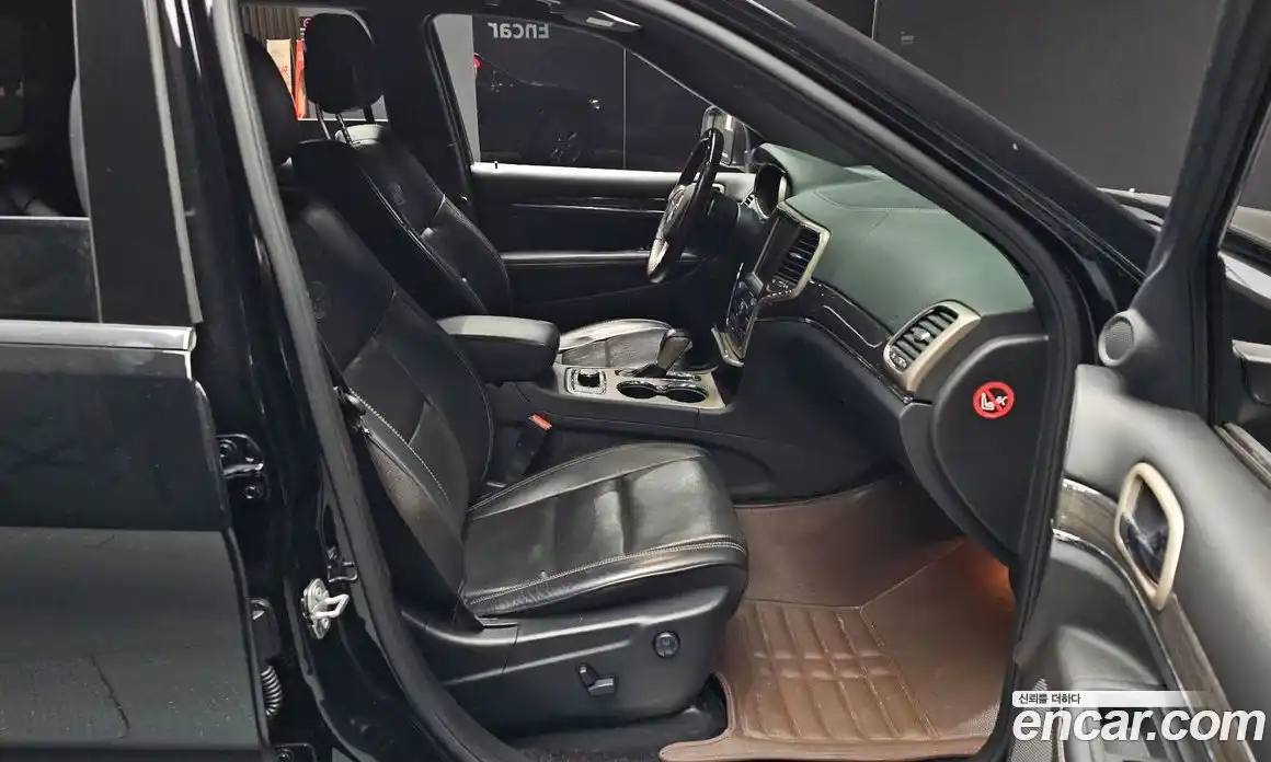 Jeep Cherokee 2017 3.0 гидро в Москве № 232693, фото 12