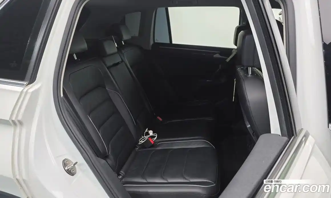 Volkswagen Tiguan 2018 2.0 гидро в Москве № 277429, фото 12