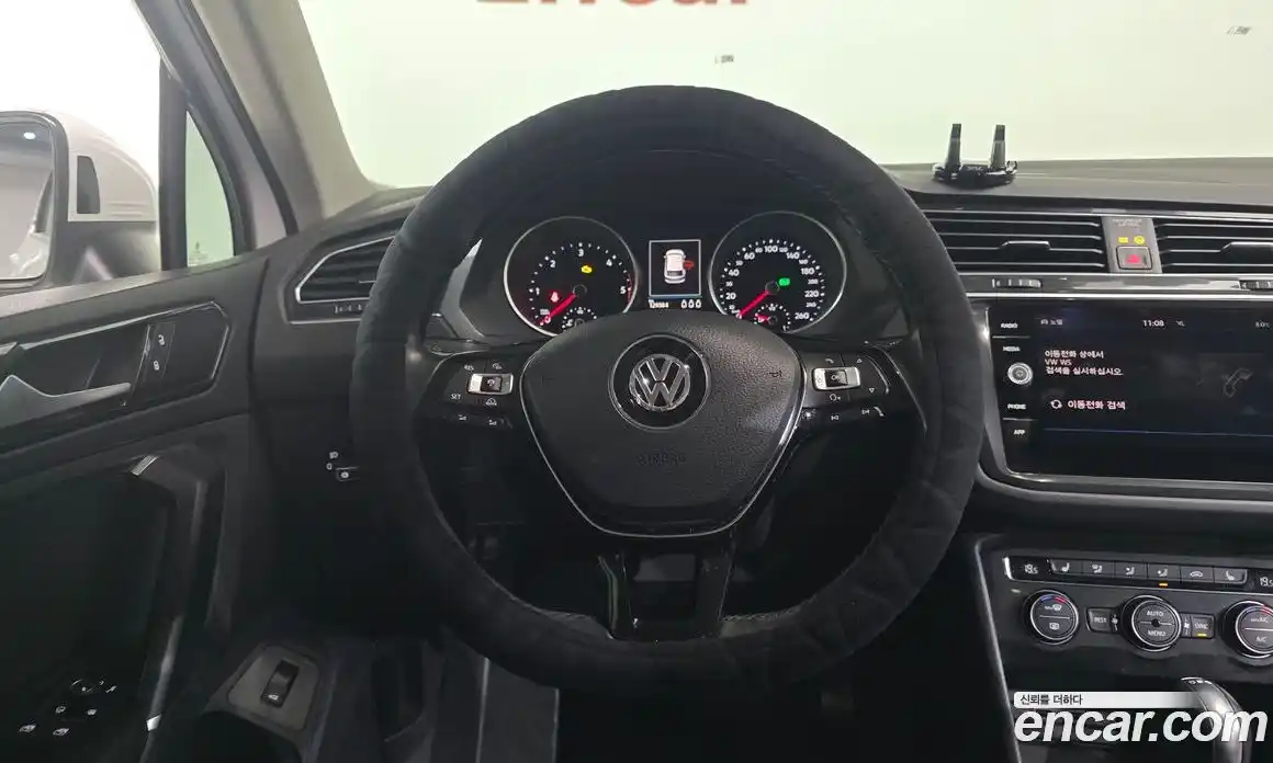 Volkswagen Tiguan 2018 2.0 гидро в Москве № 277429, фото 13