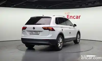 Volkswagen Tiguan 2018 2.0 гидро в Москве № 277429, миниатюра 2