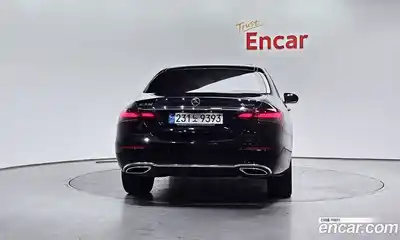 Mercedes-Benz E-Class 2023 2.0 гидро, миниатюра 4