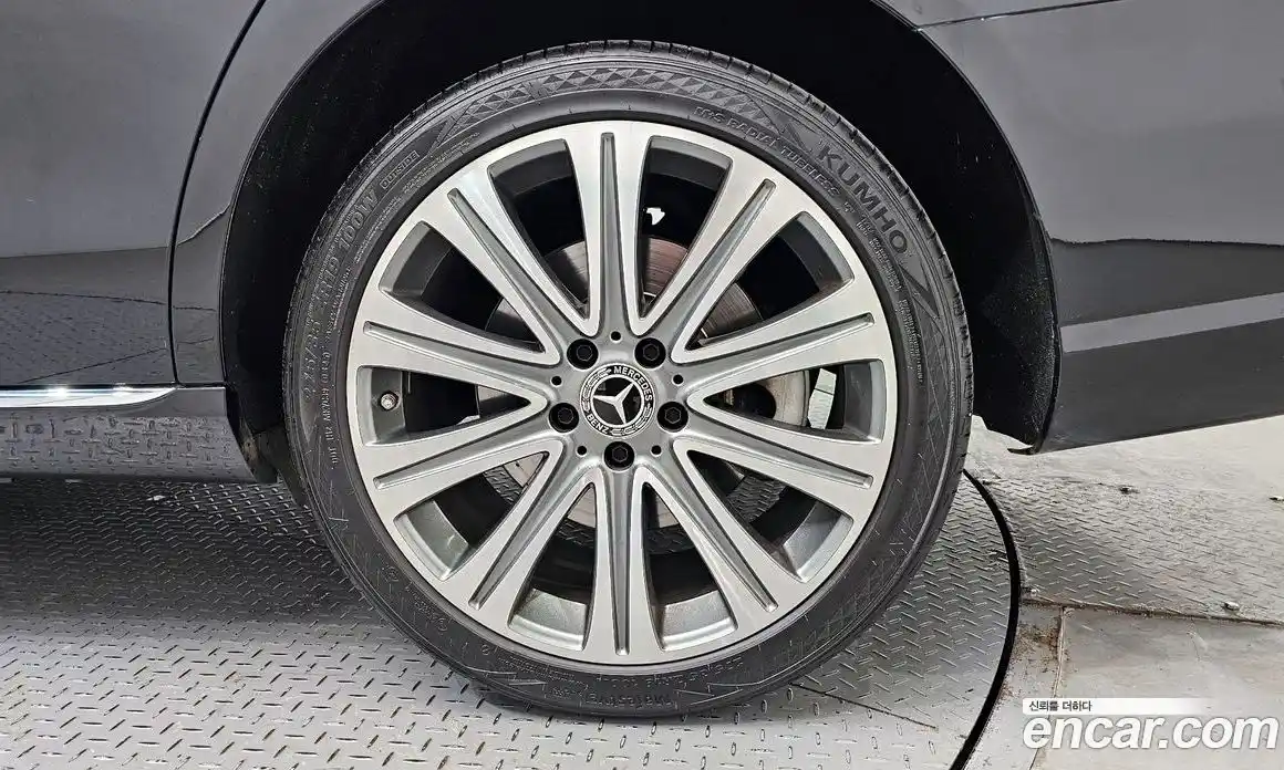 Mercedes-Benz E-Class 2023 2.0 гидро, фото 5