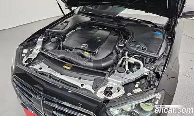 Mercedes-Benz E-Class 2023 2.0 гидро, миниатюра 6