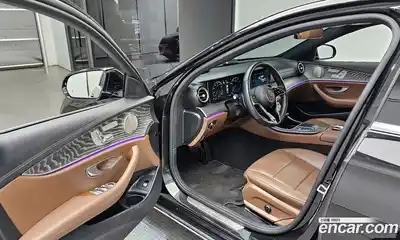 Mercedes-Benz E-Class 2023 2.0 гидро, миниатюра 10