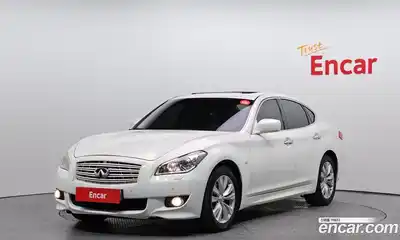 Infiniti M, 2010