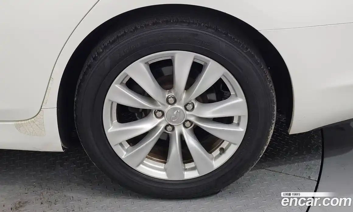 Infiniti M 2010 3.7 гидро в Москве № 295910, фото 5