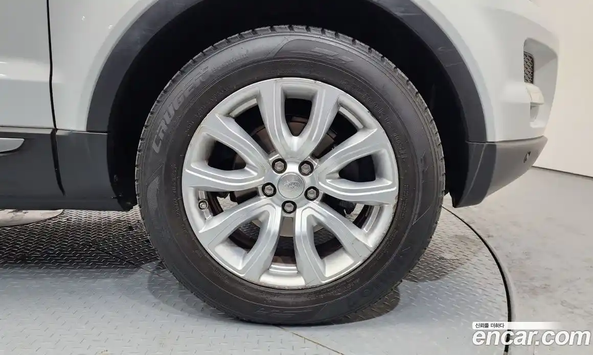 Land Rover Range-Rover Evoque 2015 2.2 гидро в Москве № 298557, фото 5