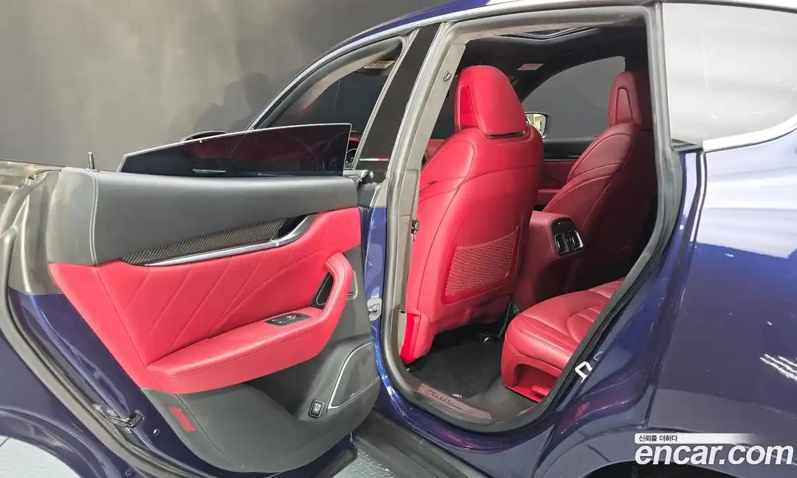 Maserati Levante 2019 3.0 гидро в Москве № 331117, фото 17