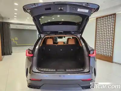 Lexus NX 2022 2.5 вариатор в Москве № 382403, миниатюра 5